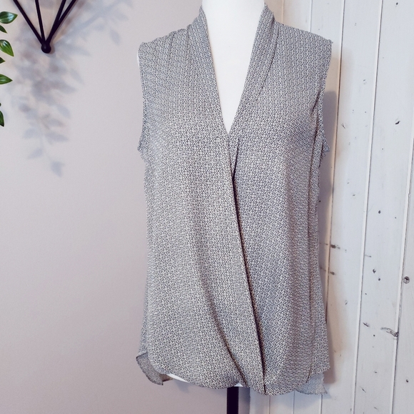 MAX STUDIO | FLOWY SLEEVELESS FAUX WRAP FRONT BLOUSE small - Picture 1 of 5